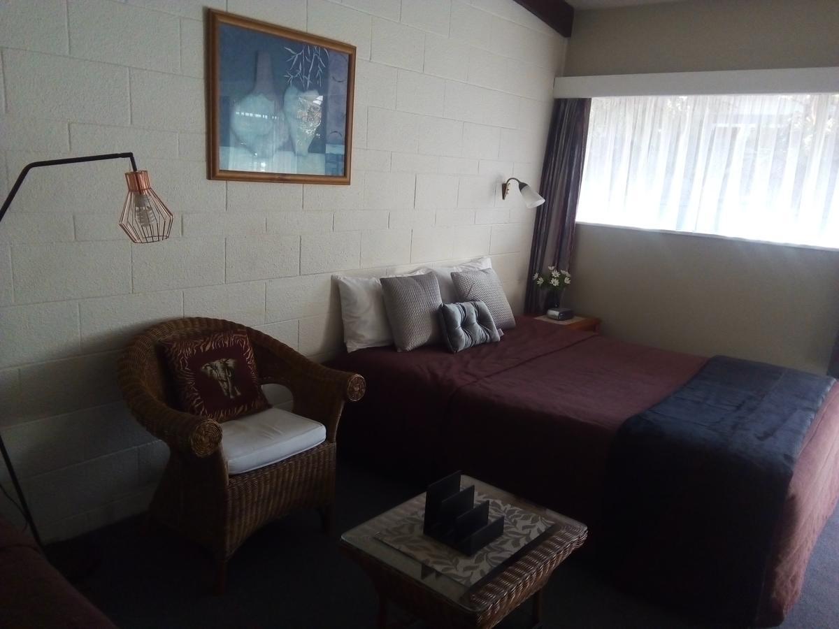 לבין Redwood Lodge Motel מראה חיצוני תמונה
